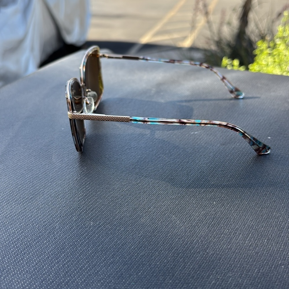 Cosmopolitan Frames - image 3